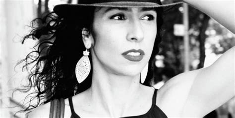 Marisa de azevedo monte (born 1 july 1967) is a brazilian singer, composer, instrumentalist, and producer of brazilian popular music and samba. Marisa Monte finaliza su gira europea | Los Sonidos del Planeta Azul