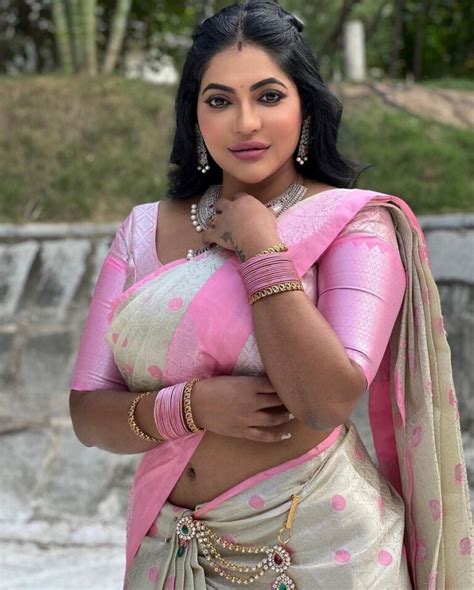 Stunning Looks Of Reshma Pasupuleti In Saree Telugu Rajyam Photos