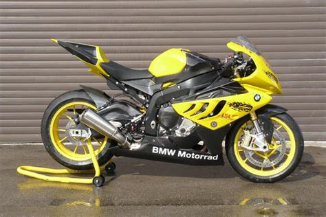 The f900r and f900xr offer two riding modes as standard, rain and road, with an optional riding modes pro that adds dynamic and dynamic pro the 2020 bmw f900r will be offered in blackstorm metallic, san marino blue metallic and hockenheim silver metallic/racing red color options. Belly-pan that works with stock exhaust and side stand ...