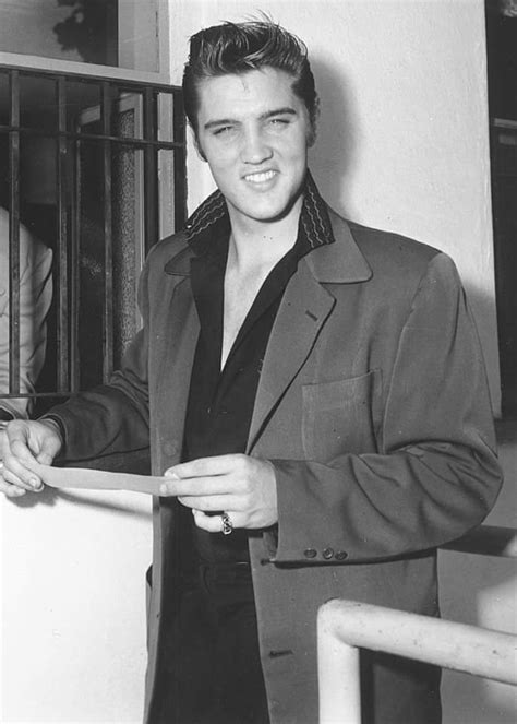 Elvis 50s Elvis Presley Hair Elvis Presley Young Elvis Presley Pictures