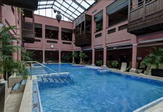 Die saarland therme ist ein leuchtturm an der saar. Les Thermes à Hanweiller avec l'amicale
