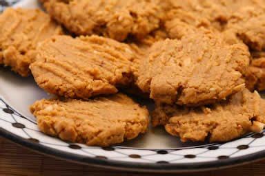Sarah, we don't have direct experience with baking for diabetics, but we did find this recipe (pictured. ♥ Quick n Easy Meals ♥: DIABETIC PEANUT BUTTER COOKIES RECIPE