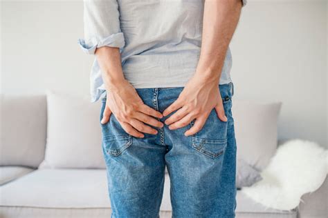 10 Reasons Your Farts Smell Good To You And Why Its Normal Manscaped
