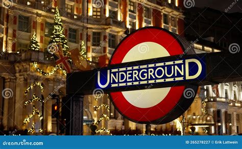 Knightsbridge Underground Station In London London Uk December 20