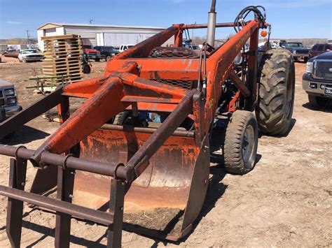 Ford 4000 Tractor W Loader Smith Sales Co Auctioneers