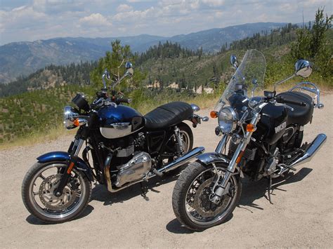 Surely somebody wants my unmarked bonneville original equipment touring screen. Extreme Machines.: Triumph Bonneville SE and Ducati GT ...