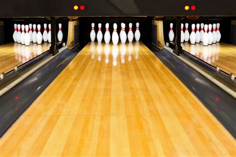 Bowling Alley Definition And Meaning Collins English Dictionary