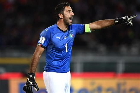 Italian and juventus legend gianluigi buffon confirms retirement talks is rubbish and will extend his career in serie b with parma Gianluigi Buffon ancora in campo con l'Italia: l'annuncio ...