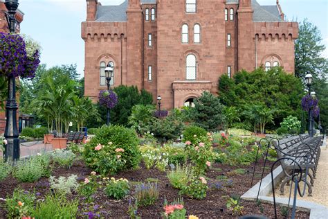 About Us - Smithsonian Gardens