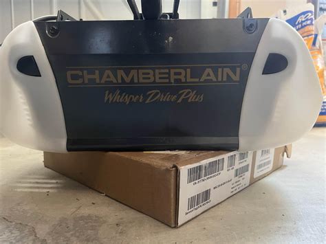 Chamberlin Whisper Drive Plus Belt garage door opener model HD900D