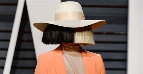 Sia Tweets Nude Photo After Paparazzi Attempts To Sell It Teen Vogue