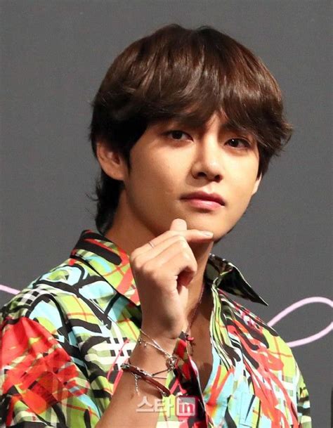 180524 Photo Love Yourself Tear Press Conference Kim Taehyung