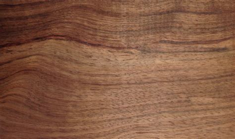 Se compone de fibras de celulosa unidas con lignina. Madera de Chechén