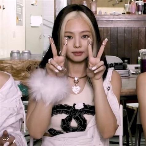 Jennie hairstyle tutorial how you like that | new hairstyle for short hair (2020). BLACKPINK Jennie's New Hair In 2020 Is Already The Most ...