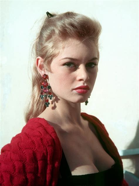 « we love brigitte bardot for her beauty, her voice and her naturalness, for the sunshine and happiness which radiate from her. #metoo 'Hypocrites' Stunned By Brigitte Bardot Fight Back - Daily Squib