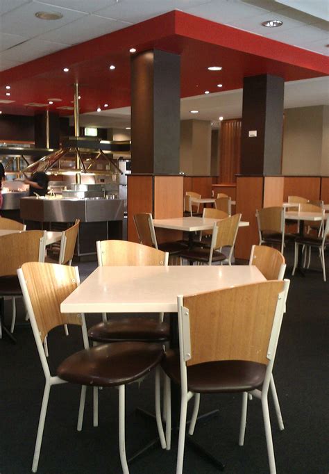 • pizza hut reserves the right to change all prices, promotions, offers. Pizza Hut Dine In Restaurant - Sydney