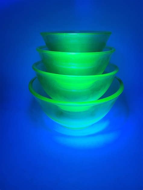 Hazel Atlas Uranium Glass Nesting Bowls Set Of 4 Etsy