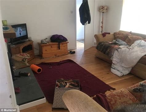 Mumsnet User Asks If Her Living Room Is Messy Daily Mail Online
