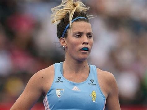 Agustina albertario (born 1 january 1993) is an argentine field hockey player. Detienen y difunden la identidad del energúmeno que acosaba vilmente a Agustina Albertario ...