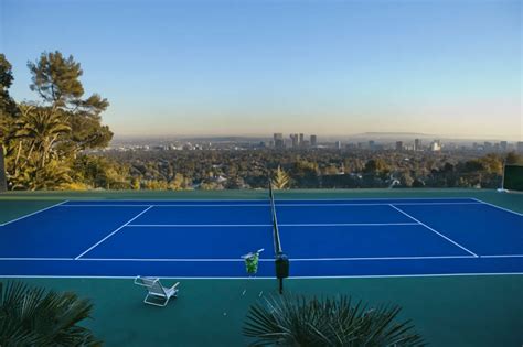 7 Spectacular Tennis Courts Around The World
