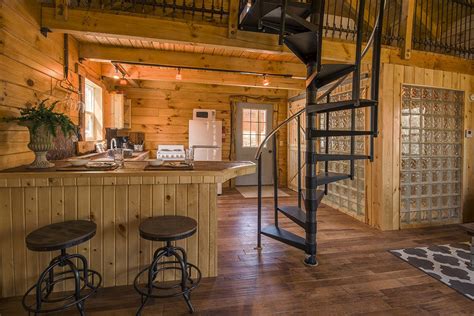 The hocking hills is the perfect place for a day trip or even an overnight stay in a pet friendly cabin! Pet Friendly Hocking Hills Cabins - cabin