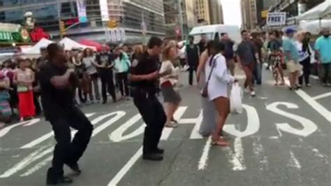 Videos Showing Nypd Officers Dancing At Pride Parade Delight Online Nbc Los Angeles