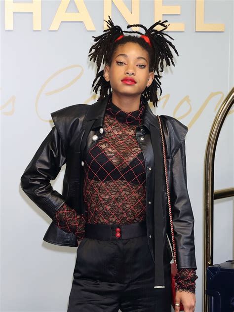 Willow Smith At Chanel Metiers Dart 201617 Collection Fashion Show In