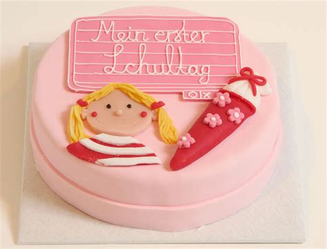 1 wenn sie köstliche torten und kuchen für ihre lieben suchen. Mädchen mit Schultüte und Tafel - Einschulungstorten ...