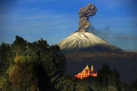 Popocatepetl The Most Active Volcano In Mexico Photo On Sunsurfer
