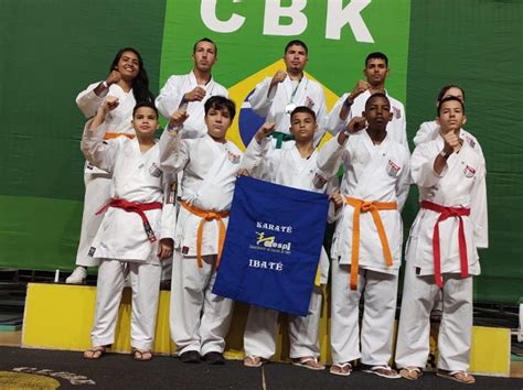Atletas Ibateenses Participam Do Campeonato Brasileiro De Karat Em Uberl Ndia