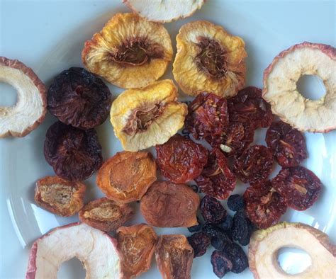 How to Sun Dry Fruit: 4 Steps (with Pictures)