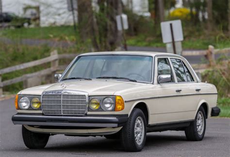 Ultimate reliability and mpg and pleanty of passing power. 1982 mercedes benz 300d td turbo diesel california car no ...