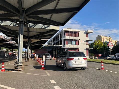 La suisse est le premier pays d'accueil de travailleurs frontaliers résidant en france : (VIDÉO) Genevois: après trois mois d'attente, la réouverture des frontières soulage Suisses et ...