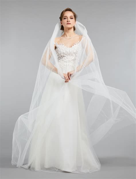 La sposa con il vestito realizzato all'uncinetto! Vestiti da sposa Max Mara 2019 - Fotogallery | Page 5