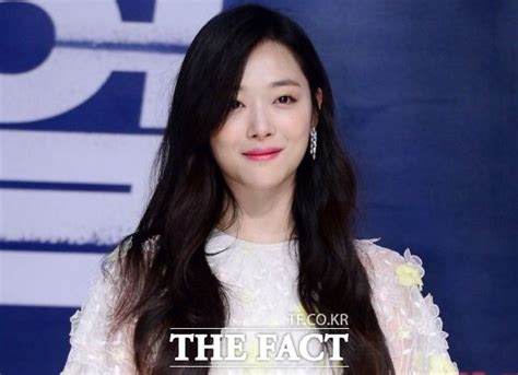 K Star Sulli Passes Away At 25 Years Old Sm Releases Statement Asking For Privacy For The