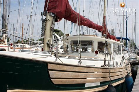 A truly substantial cruising boat with a reasonable sail area, particularly in the revised models built after 1986 when she had genuine performance. FISHER 37 sailing yacht for sale | De Valk Yacht broker