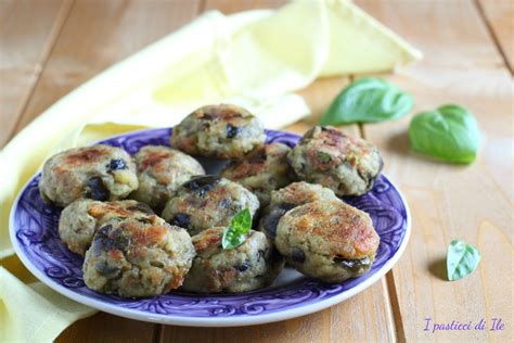 Le trovi belle e pronte già a fette congelate già cotte!così tagli le calorie e aggiusti di gusto. polpette di melanzane-polpette di melanzane fritte e al forno