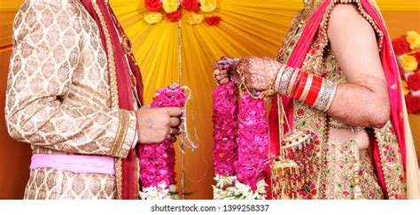 Bride Groom Indian Wedding Garlands Jaimala Stock Photo 1399258334
