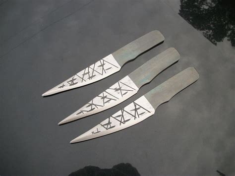 Custom Made Wide Belly Center Balanced No Spin Throwing Knife Set