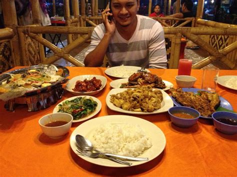 When it comes to grilled fish or ikan bakar (in malay), most people associate the dish with a seaside restaurant or something similar. Aroma Ikan Bakar, Jeram Klang ~ NOTTY BY NATURE LIFE-CHAPTER 2
