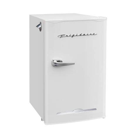 When you hear the frigidaire name, immediately you think of quality built, affordable kitchen products. Frigidaire 3.2 Cu. Ft. Retro Mini Fridge - White | Walmart ...