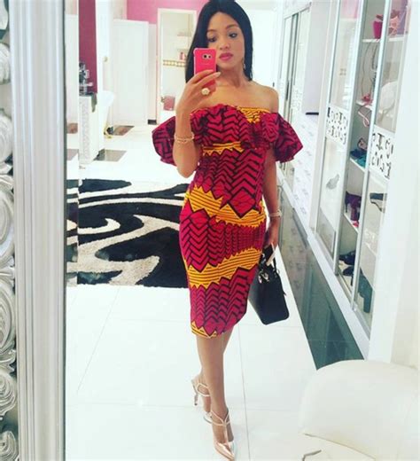 Admirez les modèles en pagne, styles de mode de conception d'impression d'ankara, styles de mode congolais. Robe pagne tendance - boutique au camélia