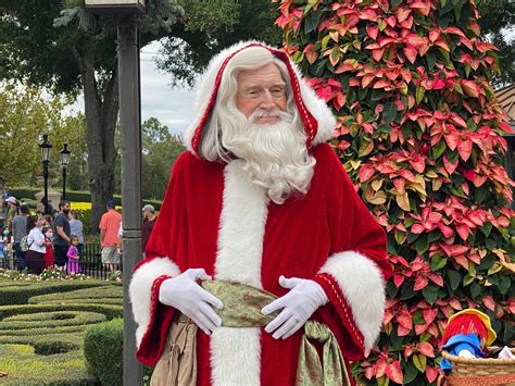Holiday Storytellers Details & Showtimes Across World Showcase Revealed