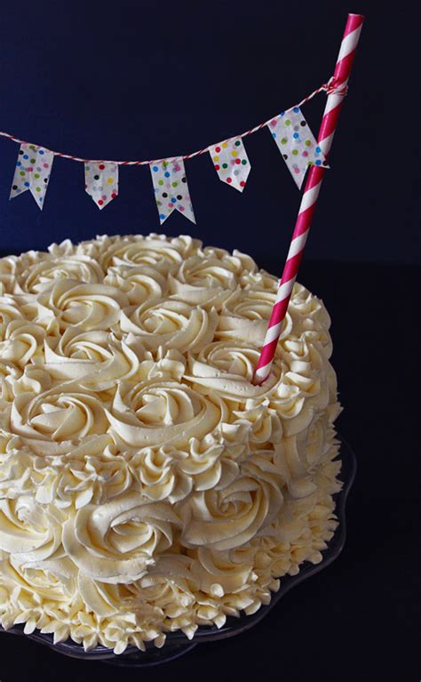 This is a fun diy project that can be done with some basic decorating techniques. How to make a rose cake