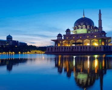 Nawaitu sauma yaumal itsnaini sunnatan lillahi tana'ala. Agama - Panduanmalaysia.com