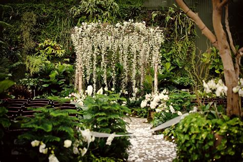 Because, this theme, coupled with greenery, the official 2017 pantone color paved the way for utterly gorgeous and magical woodland wedding so, if you are on the track to planning your forest themed wedding, you're in for a treat as we have a list of ideas that you can incorporate on your wedding day! Latest Wedding Themes in Year 2016 - Wedding Theme Ideas ...
