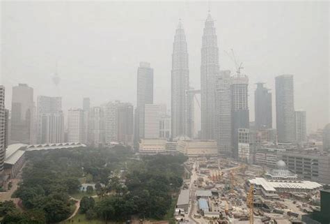 Meskipun sebagian besar penduduknya masih bekerja sebagai petani. Netizen sambut kembalinya "acara tahunan" jerebu | Astro Awani