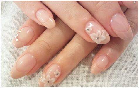 Gorgeous and Elegant Neutral Nail Art