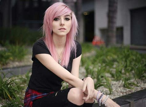 She Is Soo Beautiful Shared By Larisa On We Heart It Emo Scene