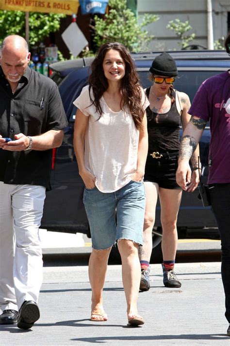 katie holmes gets soaking wet filming mania days in nyc 17 gotceleb
